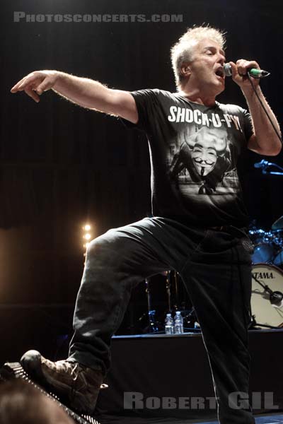 JELLO BIAFRA AND THE GUANTANAMO SCHOOL OF MEDECINE - 2014-04-23 - PARIS - CentQuatre - Salle 400 - 